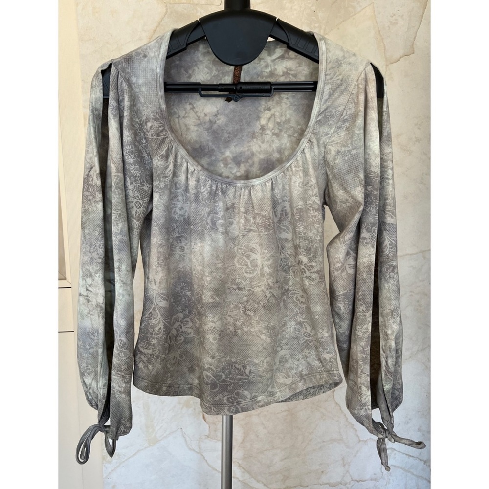 Y2K Language LA Split Sleeve Top - S